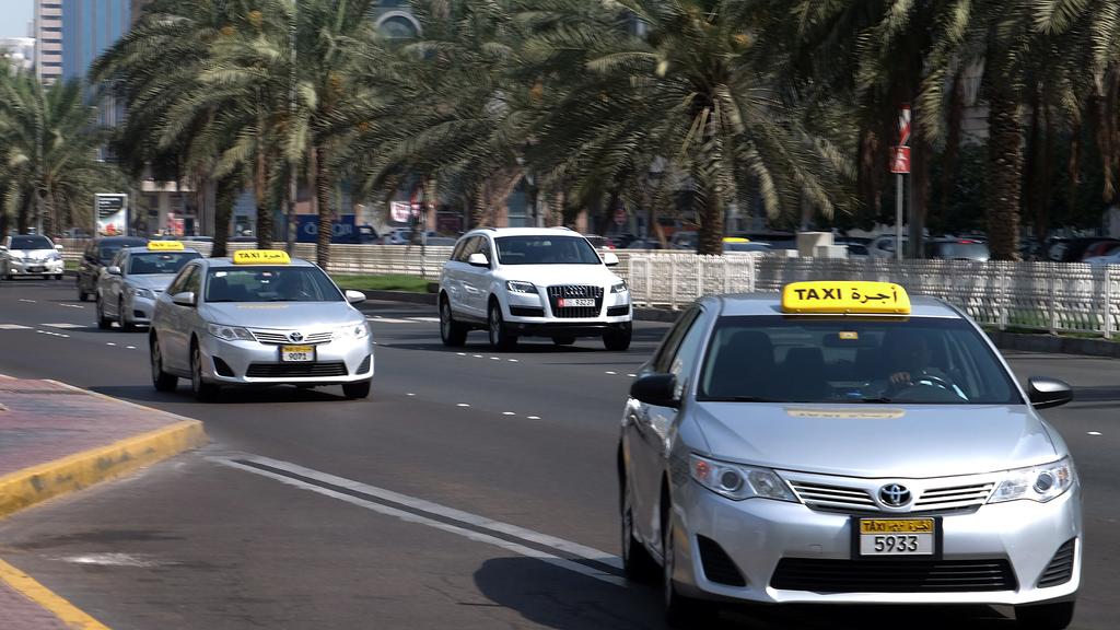 book taxi from abu dhabi airport to dubai